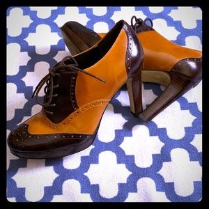 Enzo Angiolini Oxford style pumps